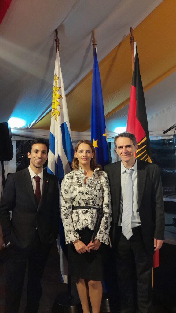 Nahuel Gonzalez mit Javier Giz aus dem Außenministerium Uruguays und seiner Frau Quelle: Nahuel Gonzalez