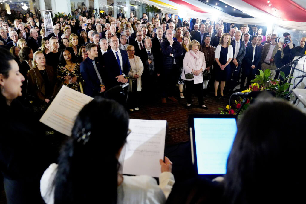 Día de la Unidad Alemana en la residencia del embajador en Montevideo. Foto: Javier Calvelo / adhocFOTOS